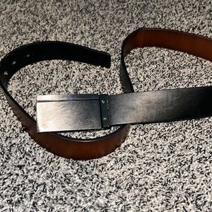 Reversible belt